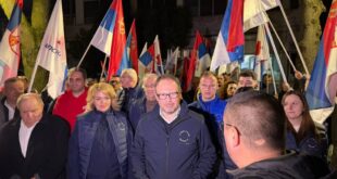 Lista „Aleksandar Vučić – Kula, naša porodica“ predata uz više od 4.000 potpisa podrške