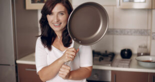 Produžite mu životni vek i izbegnite ih: Tri greške koje uništavaju tiganj sa nelepljivim dnom