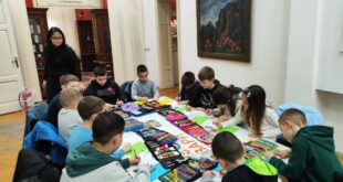 Mališani u Vrbasu pravili čestitke za mame povodom 8. marta