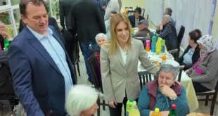 Ministarka Đurđević Stamenkovski na iftaru sa korisnicima Gerontološkog centra u Novom Pazaru