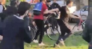 Odžaci: Na neprijavljenom skupu blokaderi napali i vređali građanina oborili ga na zemlju i naneli teže telesne povrede