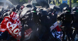 Policija na demonstrante mecima, suzavacem, topovima i bombama: Krvavi Prvi maj u Evropi