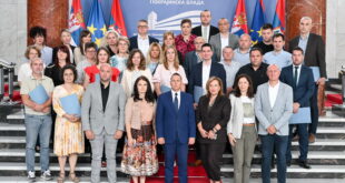 Otot uručio 58 ugovora za unapređenje višejezičnosti u Vojvodini