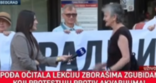 Pukli kao zvečka! Baka razmontirala blokadere pred kamerama, odgovor ih potpuno zatekao (VIDEO)