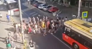 Ludački cirkus na "zebri": Ovako su nas blokaderi maltretirali (VIDEO)