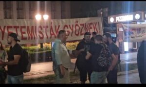 Skandalozno! Dekan Ekonomskog fakulteta Čučković pije rakiju i blokira ulice! Dokle ide sprega blokadera profesora i studenata? (FOTO + VIDEO)