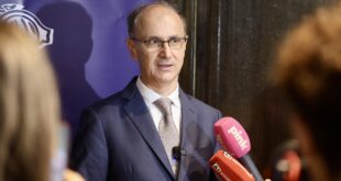 Premijer Macut posetio centralu Banke Poštanska štedionica u Beogradu
