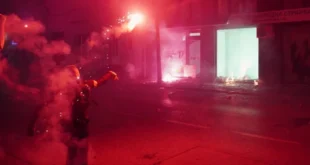 Pretili narodu da će ih ubiti, kamenovali policiju, palili zgrade i lokale: Evo šta blokaderi sa ponosom obeležavaju u Valjevu (VIDEO)