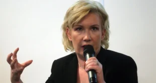 Kad vidite ko napada Vučića, sve bude jasno: Blokaderka okrivila Srbe za streljanje đaka u Kragujevcu (VIDEO)