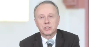 Kakvo poniženje rektora Đokića! Vetirali ga kao "visokorizičnog", a on opet trči na blokaderski skup (VIDEO)