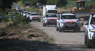 MUP: Vatrogasci rade danju i noću na gašenju požara u Deliblatskoj peščari
