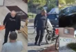 (VIDEO) Haos i divljaštvo bez presedana u Kuli: Pomahnitali blokader Zoran Sekeruš nastavio krvavi pir! Posle sekire i razbijenih štandova, na red došli kućni zidovi i službeni automobili!