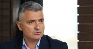 SKANDALOZNO! PRVI BLOKADER SRBIJE ILIJA SRDANOVIĆ MALTRETIRA ŽENE PO KLINIČKOM CENTRU!
