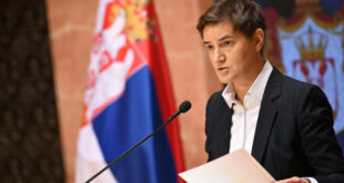 (VIDEO) Ana Brnabić izazvala paniku u studiju N1! Voditeljka joj otela papir, pa prekinula emisiju!