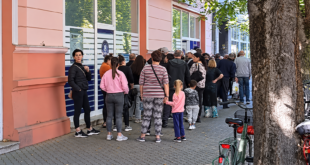 Šest hiljada dinara ne mora da se podigne do petka: Novac će građane čekati duže