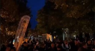Reka ljudi na ulicama Inđije- Masovna podrška listi broj 1 i Aleksandru Vučiću!