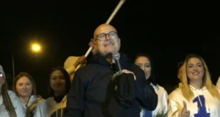 Vučević na skupu u srpskoj Atini: Novi Sad je slobodan grad, hvala svim okupljenima na istrajnosti! Idemo na izbore, idemo da pobedimo!
