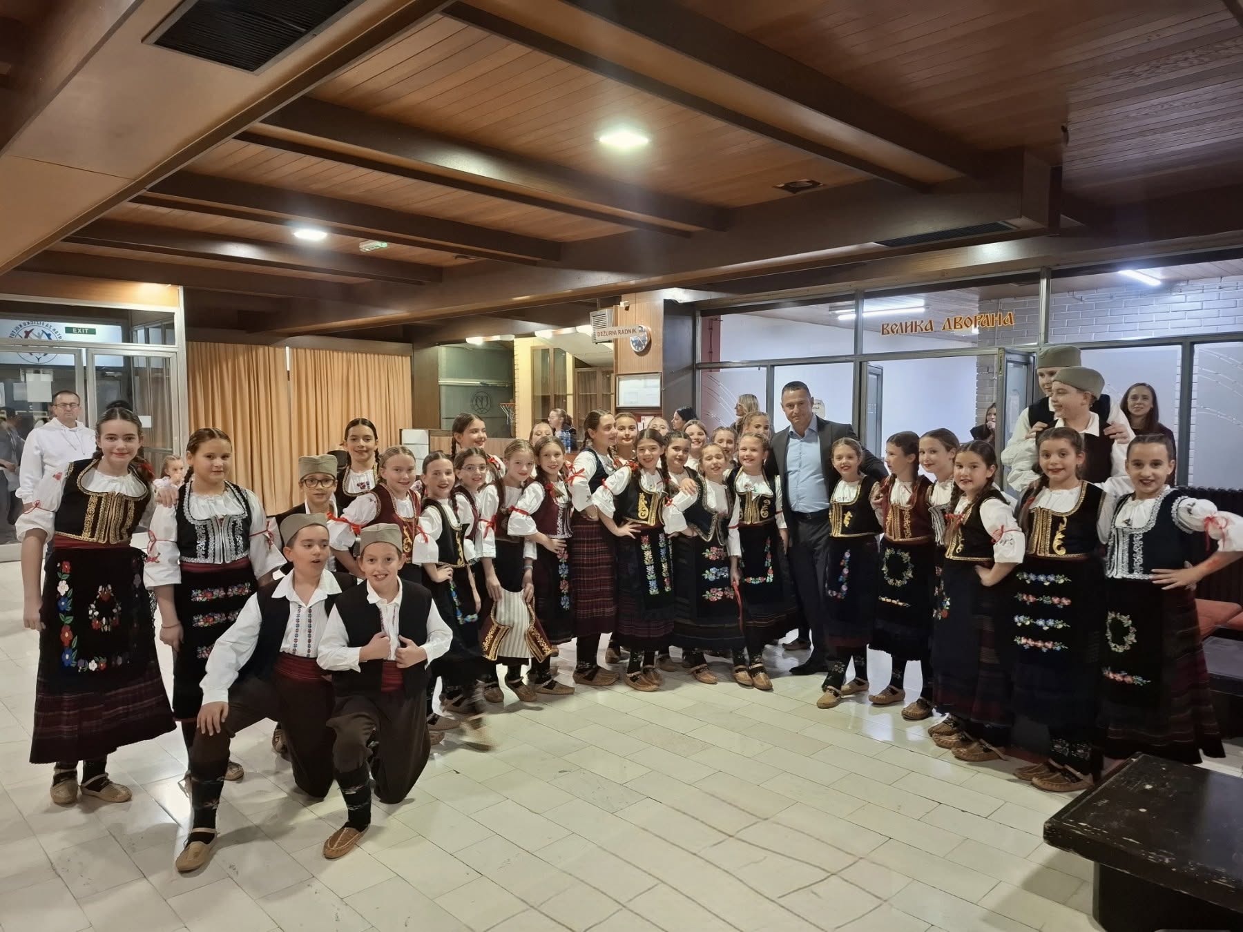Drugo veče „Velikog panonskog vašara“ okupilo folklorne ansamble iz Srbije i Rumunije