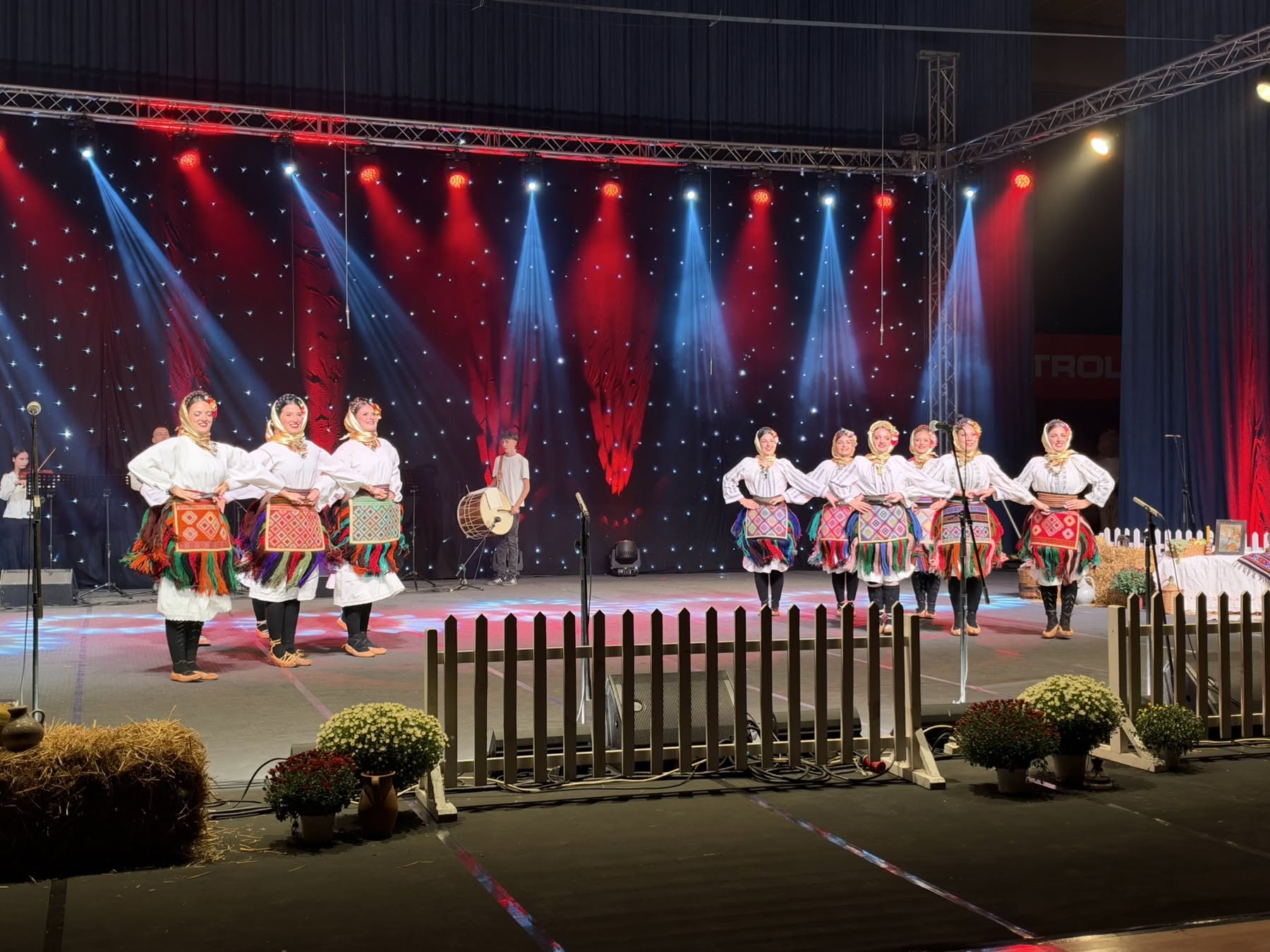 Drugo veče „Velikog panonskog vašara“ okupilo folklorne ansamble iz Srbije i Rumunije