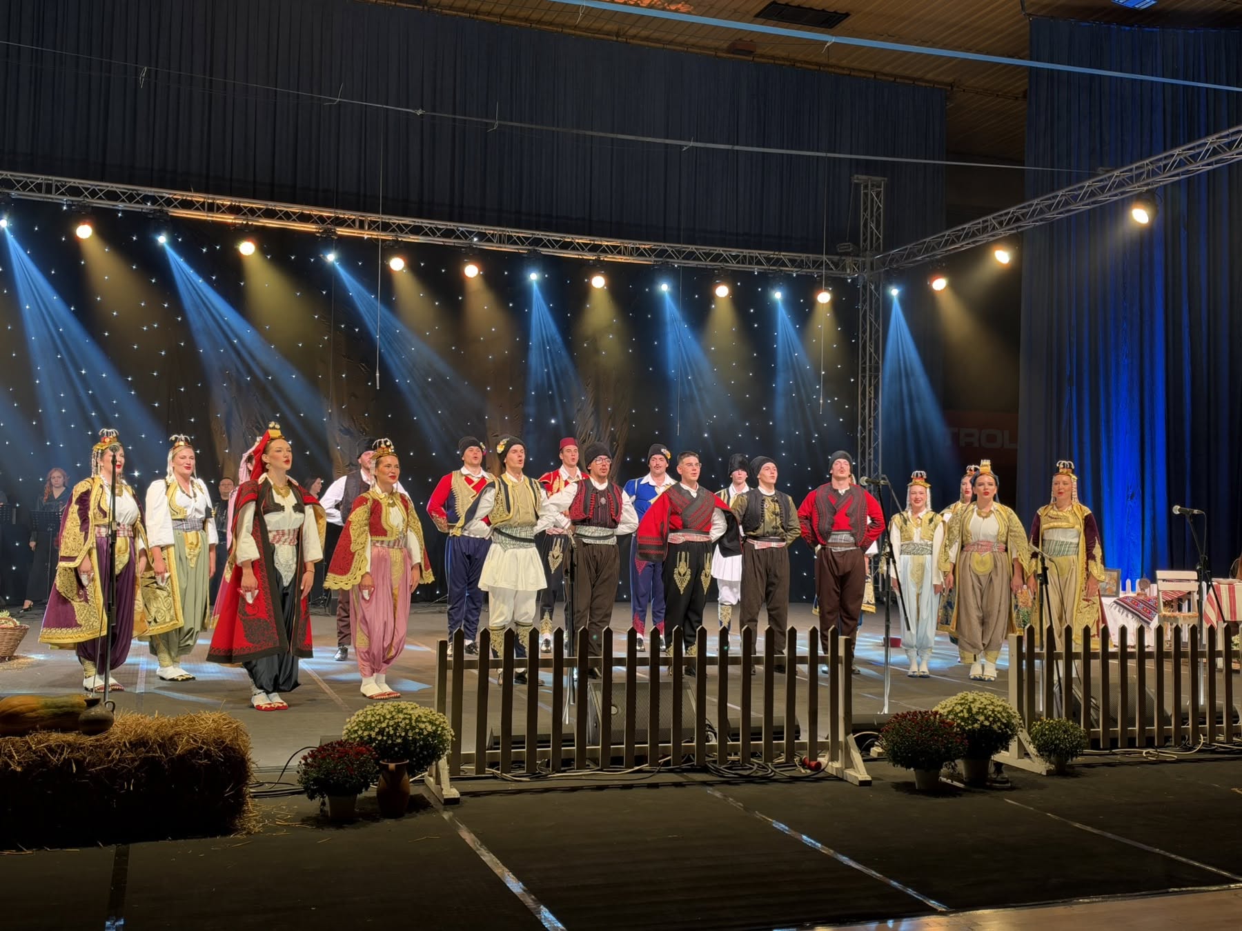 Drugo veče „Velikog panonskog vašara“ okupilo folklorne ansamble iz Srbije i Rumunije