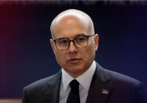 Srbija se brani očuvanjem institucija - Lider SNS Vučević u autorskom tekstu za Dnevnik upozorio na opasan presedan u Novom Sadu: Pokušaj razbijanja pravnog poretka i države